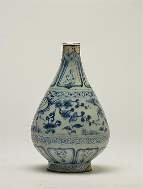 VASE PIRIFORME EN PORCELAINE BLEU BLANC