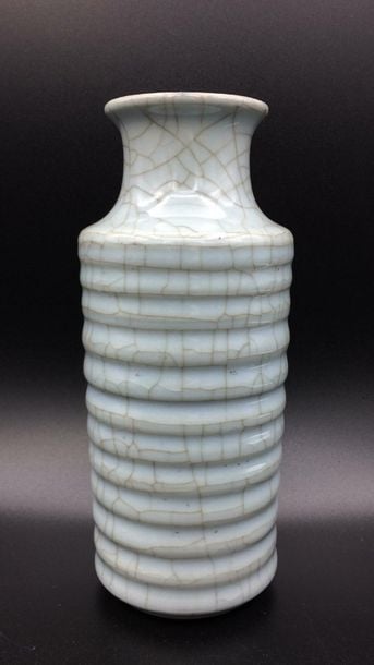 VASE ROULEAU ANNELE, TONGPING