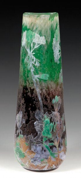 Vase tubulaire de section triangulaire à base renflé