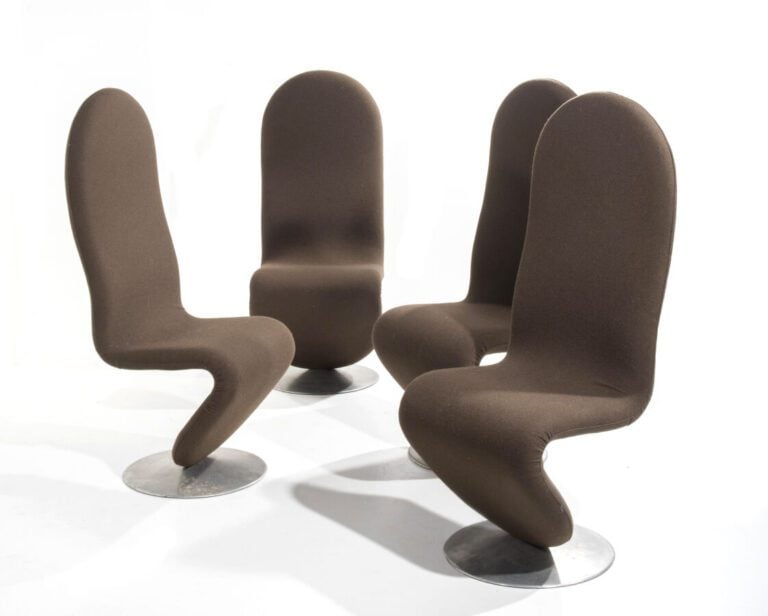 VERNER PANTON (1926-1998) - Suite de quatre chaises de la série 1-2-3 à structu…
