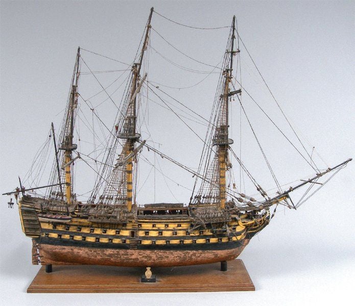 « VICTORY » Maquette à coque cuivrée, mature à sec de toil