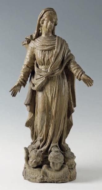 Vierge portée par des chérubins Bois sculpté relaqué crème XIXe siècle (accidents) Hau
