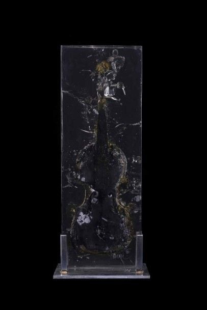 Violon brûlé Inclusion dans plexiglas de section quadrangulaire verticale Pièce unique