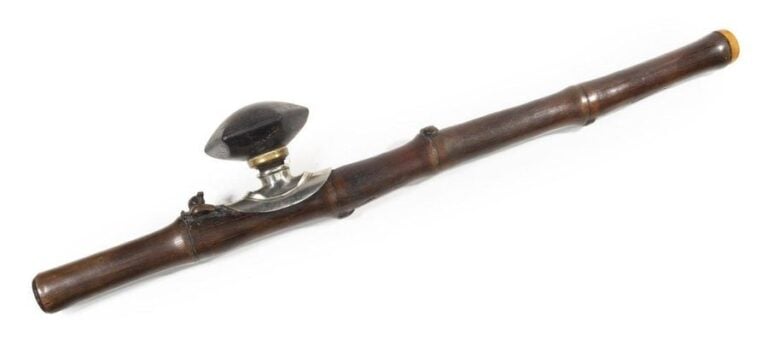 [X] PIPE À OPIUM EN BAMBOU