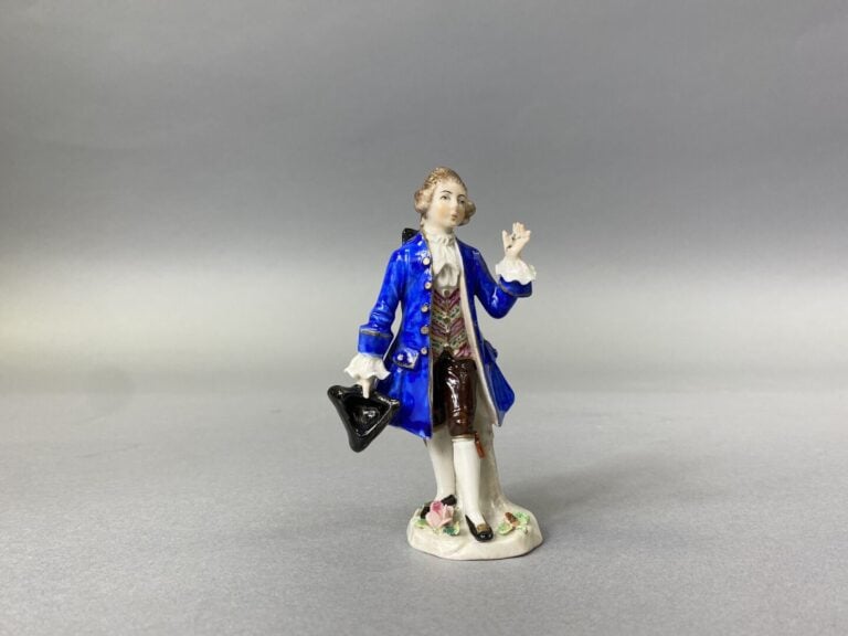 CAPODIMONTE - Groupe en porcelaine émaillée polychrome représentant une scène g…