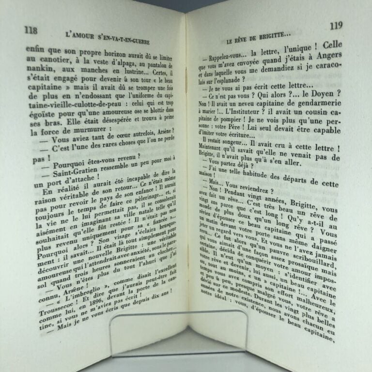 CARS (Guy des). - L'amour s'en-va-t-en-guerre. Édité à Paris chez Flammarion en…