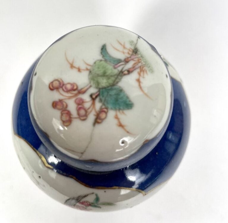 CHINE - Deux plats bleu/blanc - Longueur : 34 cm et diamètre : 34 cm - On joint…