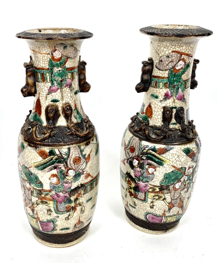 Ensemble d'assiettes Chine et Japon comprenant 5 assiettes en camaïeu bleu sur…