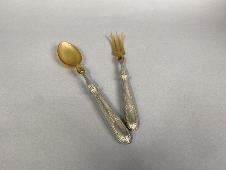 Ensemble de 11 cuillères à entremet en argent (925) - Poids total : 249.4 g - O…