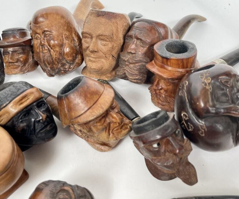 Fort et intéressant lot de pipes en bruyères sculptées (en majorité de Saint-Cl…