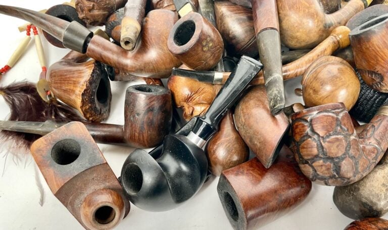 Fort lot de pipes en bruyère toutes marques: Chacom, Saint-Claude., Italie... -…