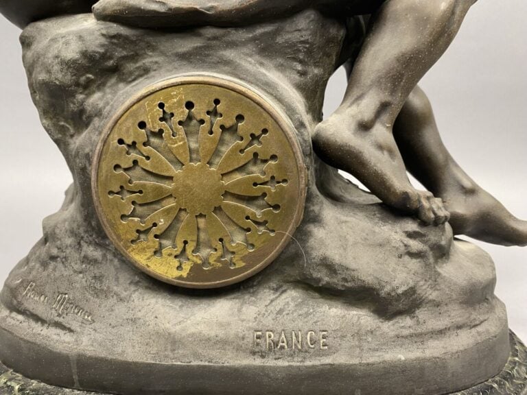 François MOREAU (1858-1931) d'après - Le fleuve - Pendule en régule figurant un…
