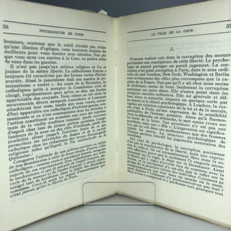 HOFFET (Frédéric). - Psychanalyse de Paris. Édité à Paris chez Grasset en 1953.…