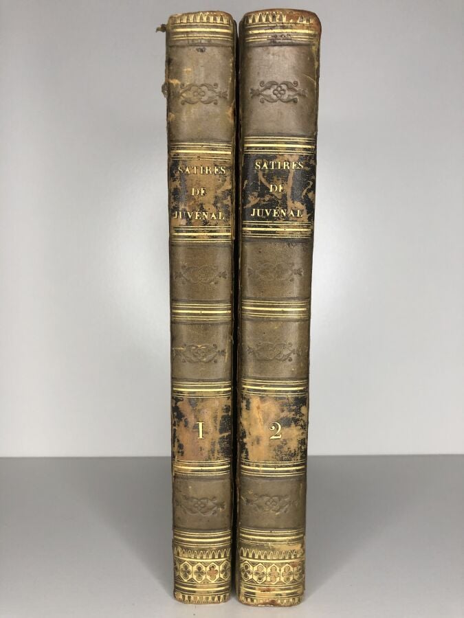 JUVENAL. - Satires de Juvénal. Édité à Paris chez Dalibon en 1826. 2 volumes de…