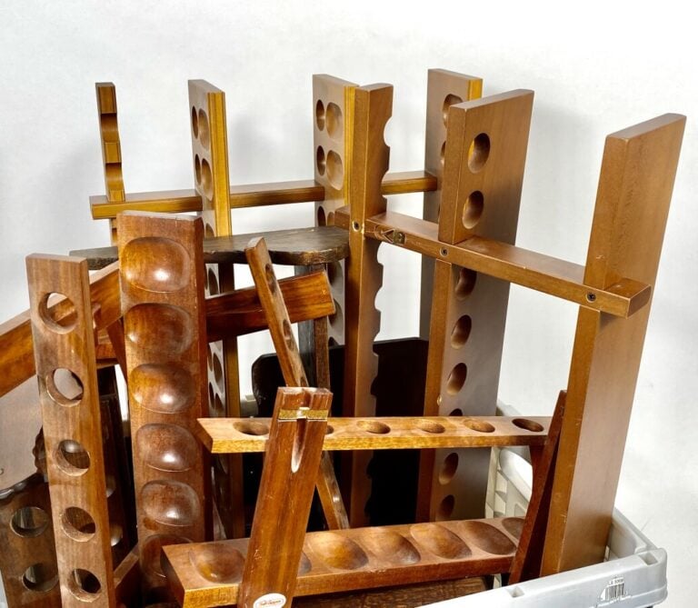 Lot de 9 râteliers à pipes divers