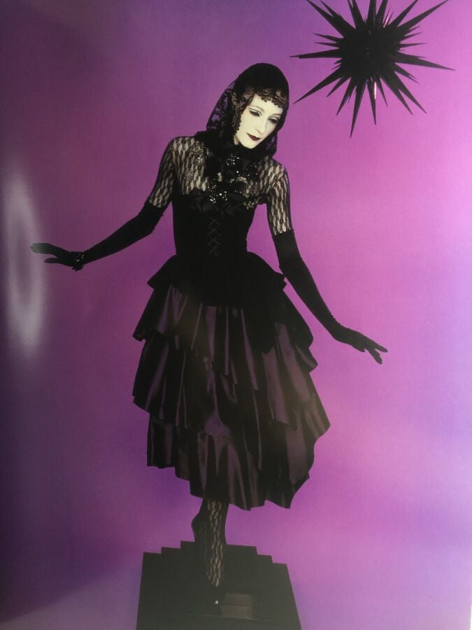 LUTENS ( Serge). - L'Esprit Serge Lutens. Édité à Paris chez Assouline en 2002.…