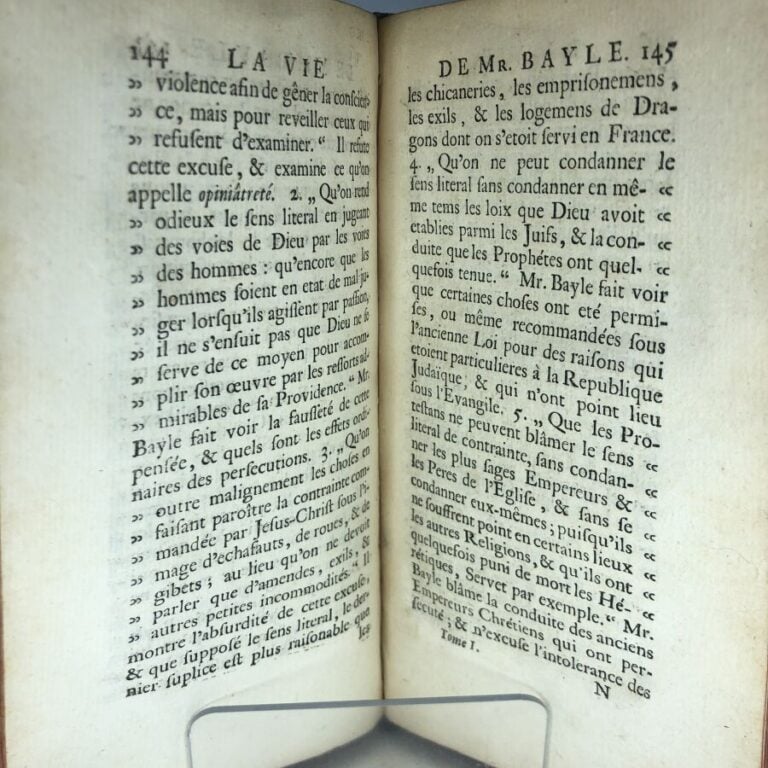 MAIZEAUX (Des M.). - La vie de Mr Bayle. Édité à La Haye chez P. Gosse en 1732.…