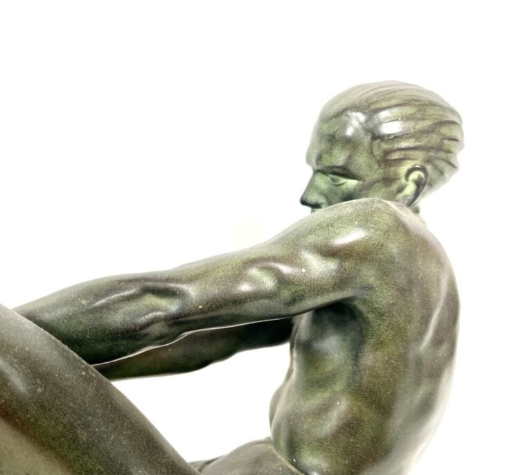 Max LE VERRIER (1891-1973) - Tireur de corde - Régule à patine verte sur socle…
