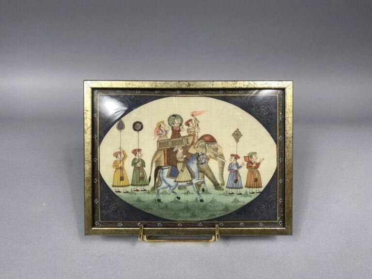 Petit lot d'objets comprenant deux bols ornés d'un décor de frises sur fond ble…