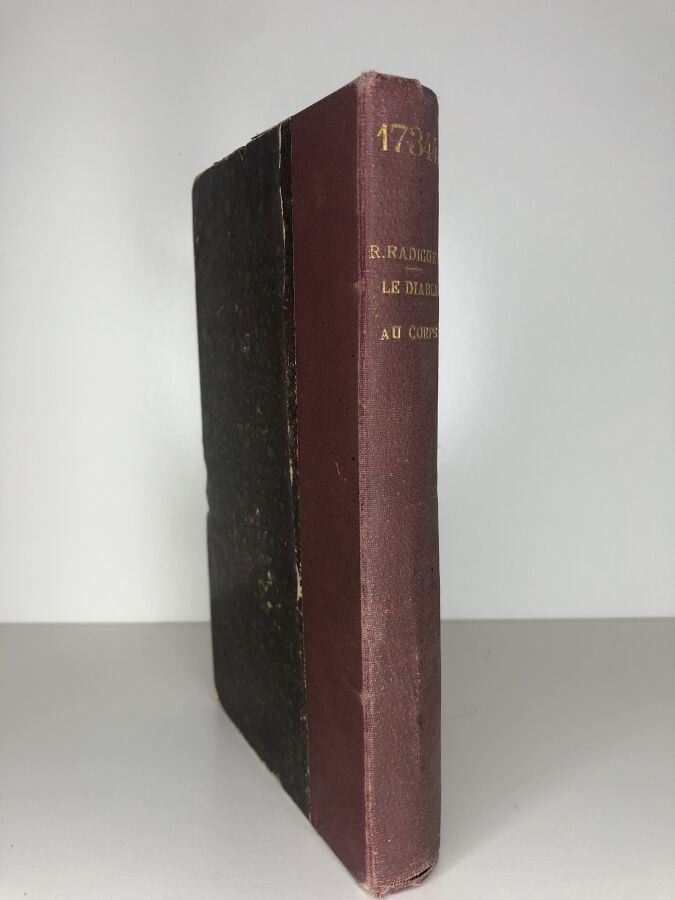 RADIGUET (Raymond). - Le diable au corps. Édité à Paris chez Bernard Grasset en…