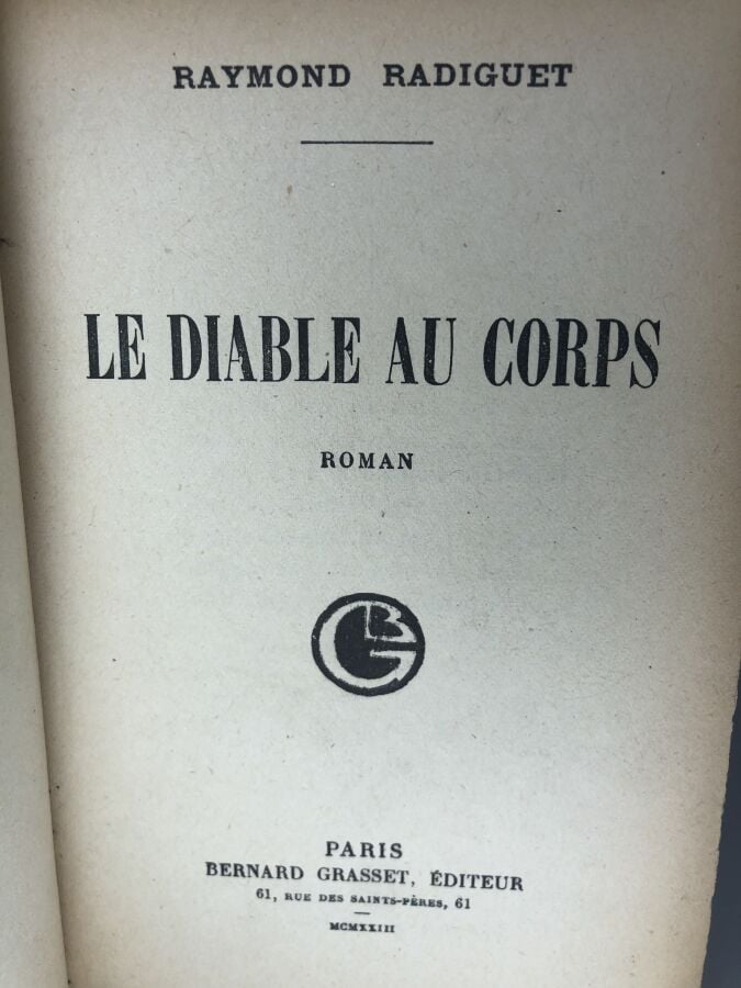 RADIGUET (Raymond). - Le diable au corps. Édité à Paris chez Bernard Grasset en…