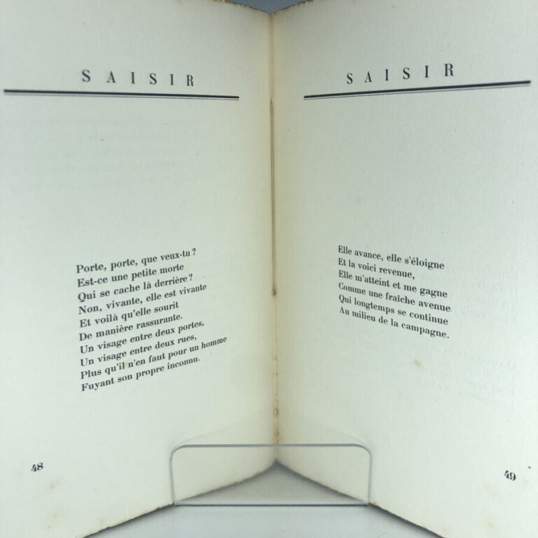 SUPERVIELLE (Jules). - Saisir. Édité à Paris chez NRF en 1928. De format in-8,…