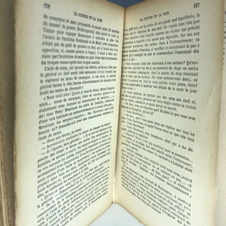 TOLSTOI (Léon Comte). - La guerre et la paix. Édité à Paris chez Hachette & Cie…