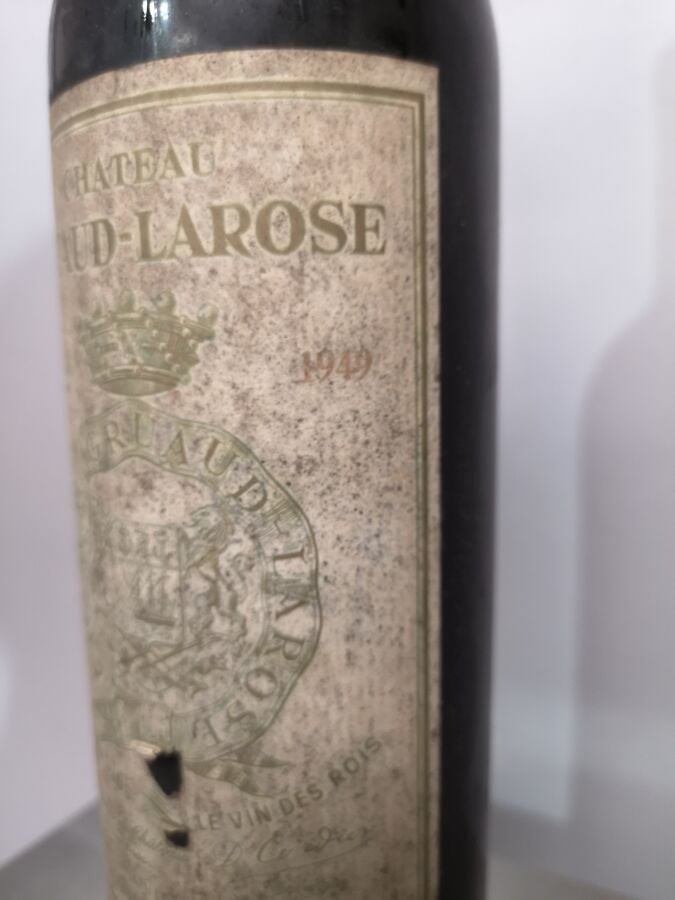 1 bouteille Château GRUAUD LAROSE - 2ème Gcc Saint Julien 1949 Etiquette tachée…
