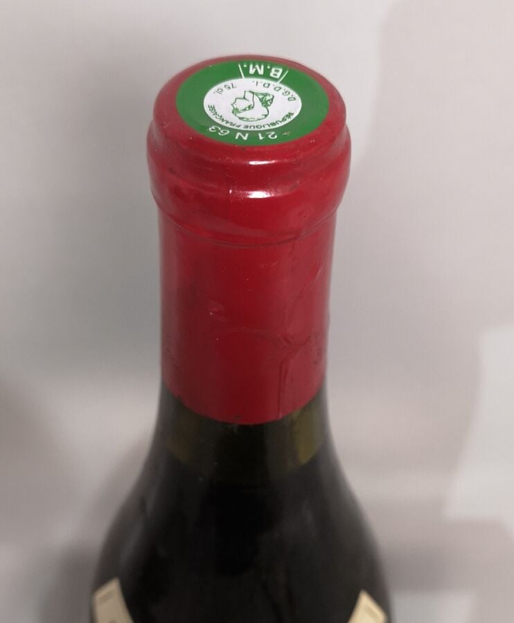 1 bouteille CLOS VOUGEOT Grand cru - MOILLARD 1949 Reconditionee Etiquette légè…