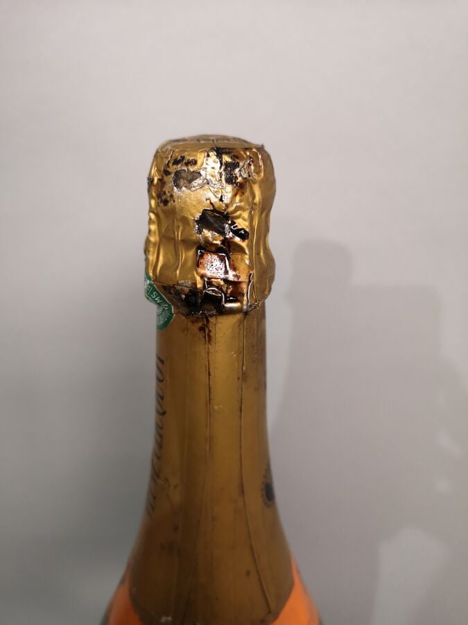 1 magnum CHAMPAGNE Veuve CLICQUOT PONSARDIN "Cuvée du bicentenaire 1772-1972" E…
