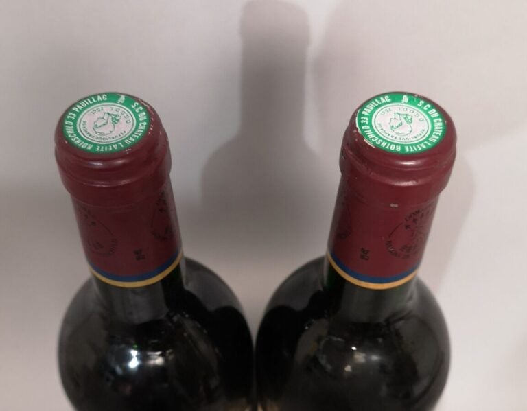2 bouteilles CARRUADES de LAFITE - 2nd vin du Ch. LAFITE ROTHSCHILD Pauillac 19…