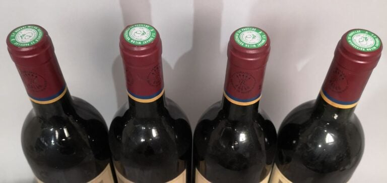 4 bouteilles Château DUHART MILON - 4ème Gcc Pauillac 1983 Etiquettes légèremen…