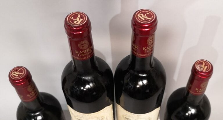 4 bouteilles Château PEYRAT FOURTHON - Haut Médoc (Kasher) 2001 Etiquettes légè…