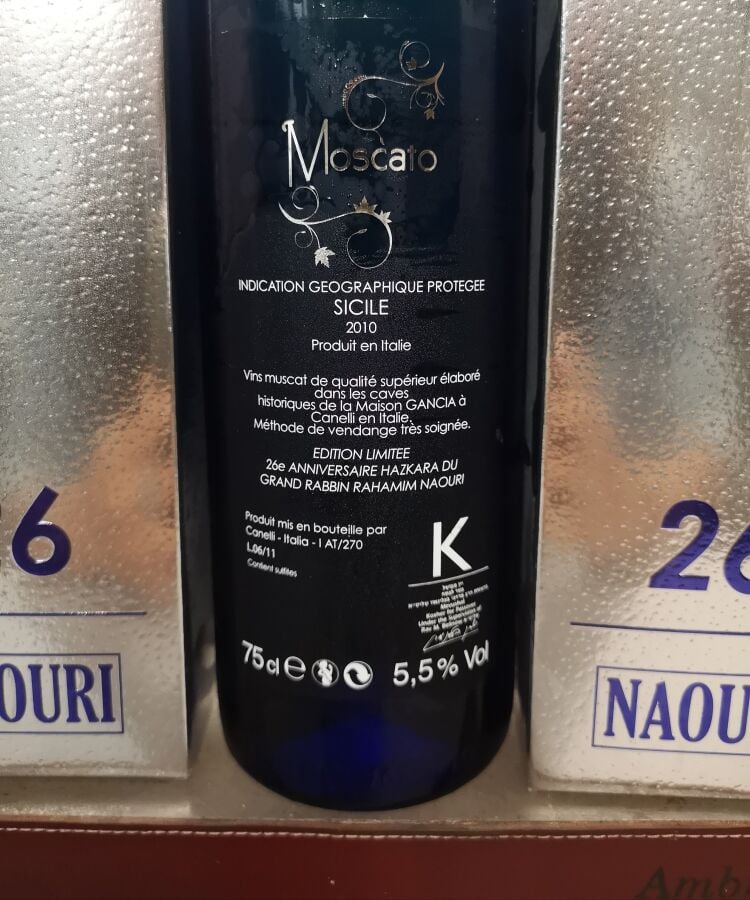 6 bouteilles SICILE Moscato 2010 (Kasher) 5 en étui. Edition limitée "26e Anniv…