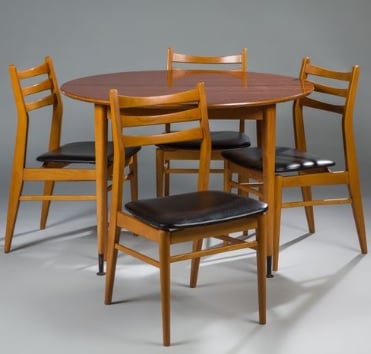 Chaises table