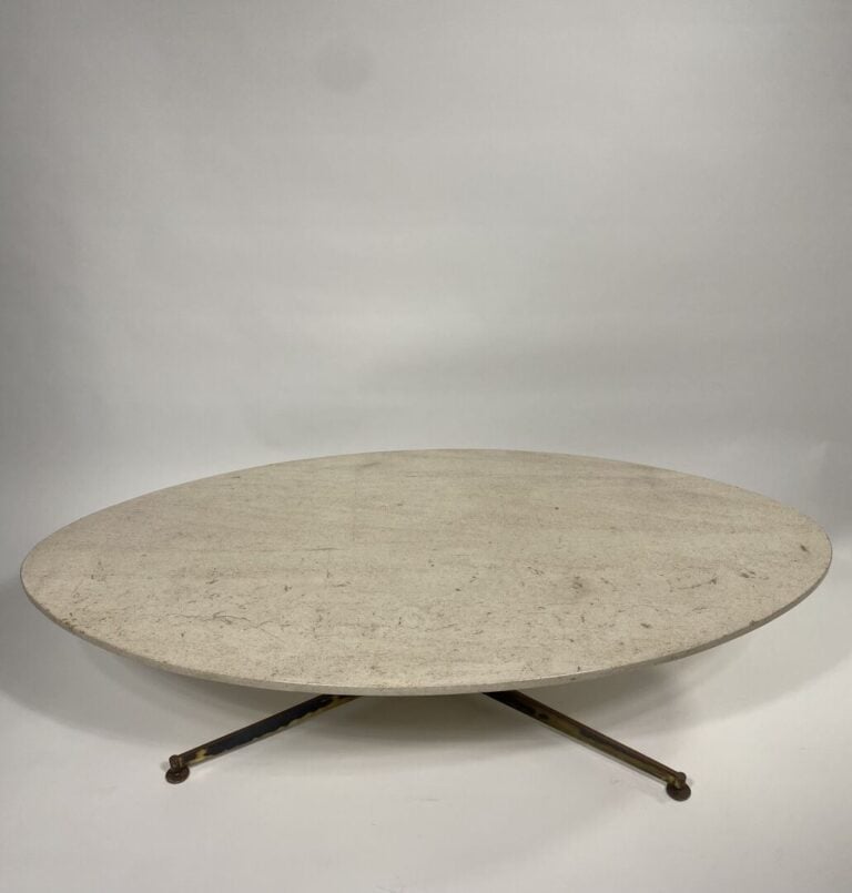 ARFLEX - Michel KIN - Table basse elliptique en laiton et travertin - Années 19…