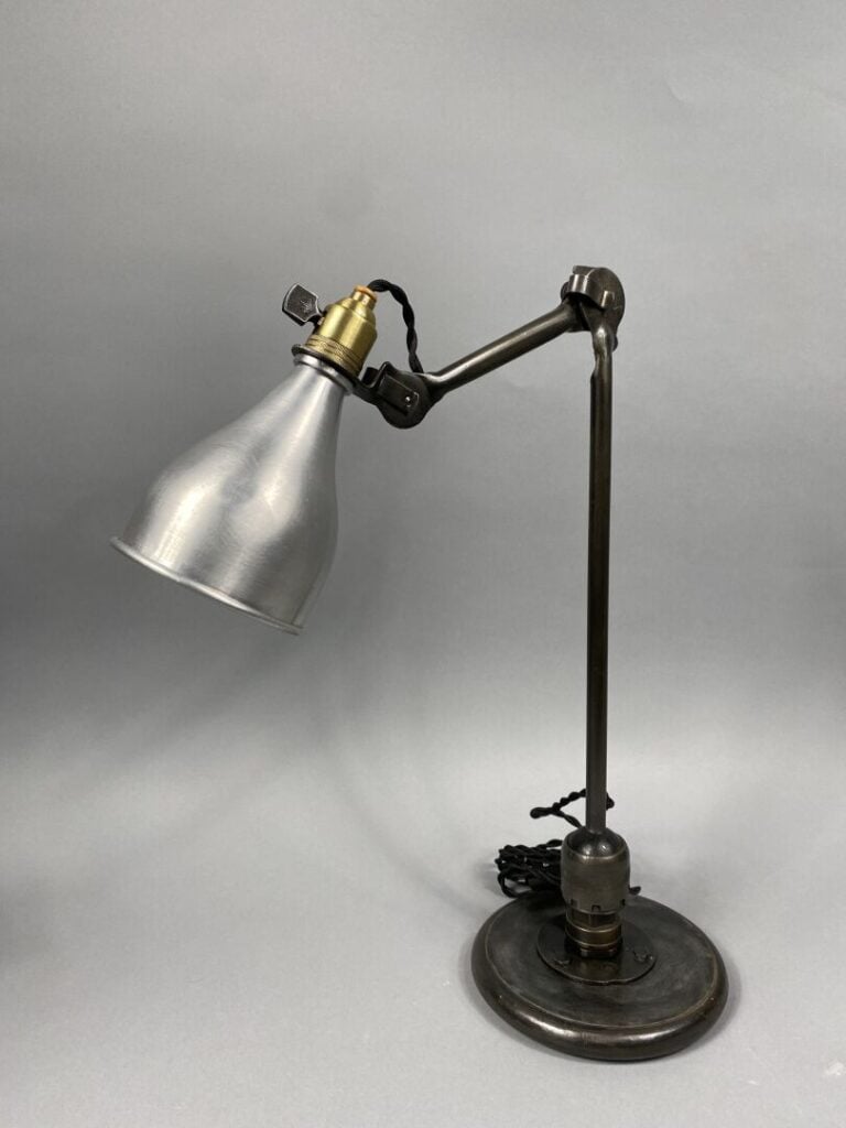 Bernard-Albin GRAS (1886-1943) - Lampe ajustable articulée en métal et cloche e…