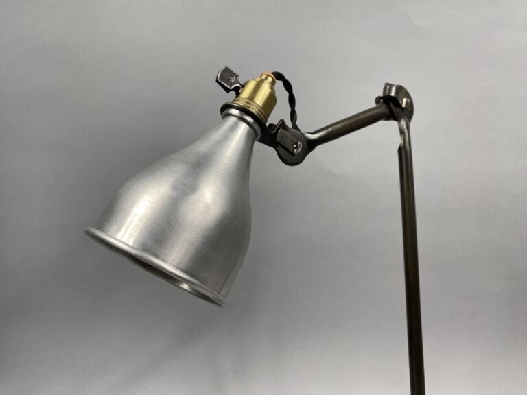 Bernard-Albin GRAS (1886-1943) - Lampe ajustable articulée en métal et cloche e…
