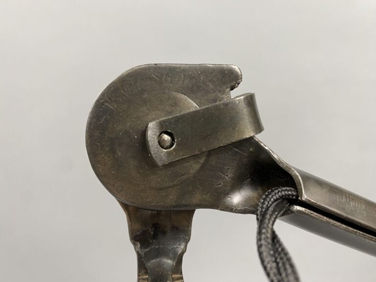 Bernard-Albin GRAS (1886-1943) - Lampe ajustable articulée en métal et cloche e…