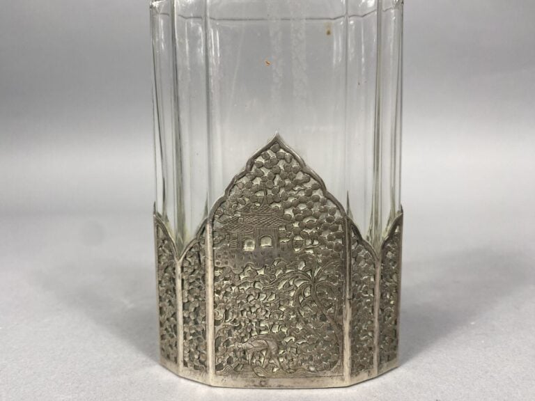 Chine du Sud / Vietnam - Lot de deux bouteilles en verre et monture en argent b…