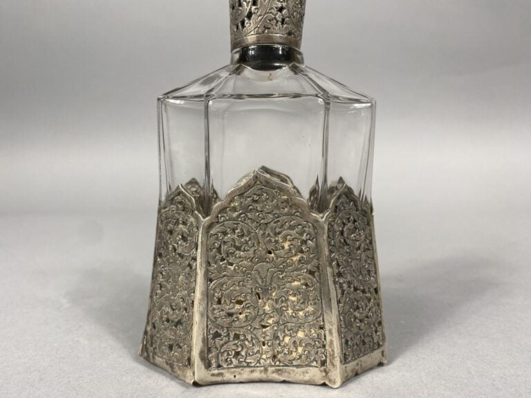 Chine du Sud / Vietnam - Lot de deux bouteilles en verre et monture en argent b…