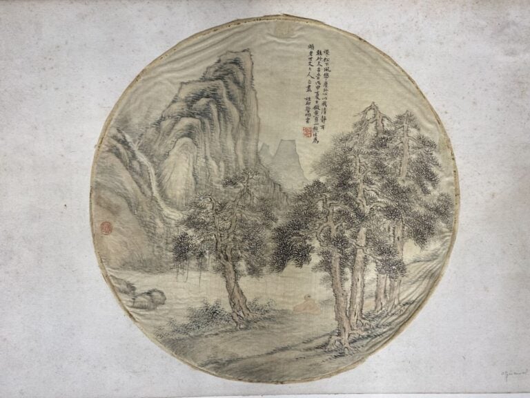 Chine - Fin XIXe siècle - Deux encres sur soie rondes, paysage montagneux et po…