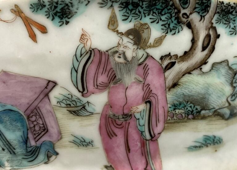 Chine, Fin XIXe siècle - Ensemble de quatre raviers polylobés en céramique émai…