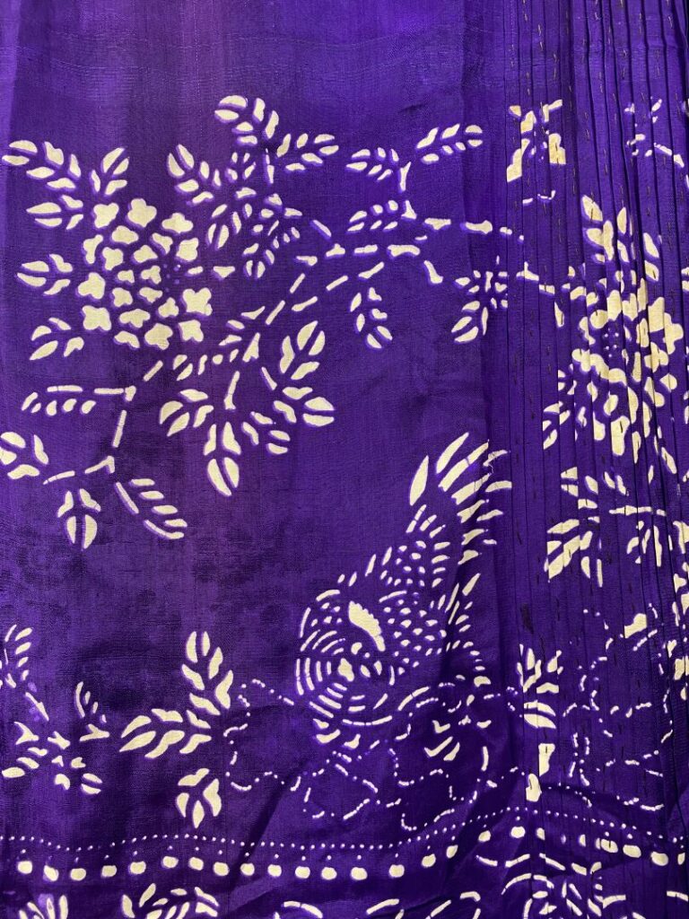 CHINE - Fin XIXe siècle - Jupe (mamianqun) en soie violette damassée de bambous…