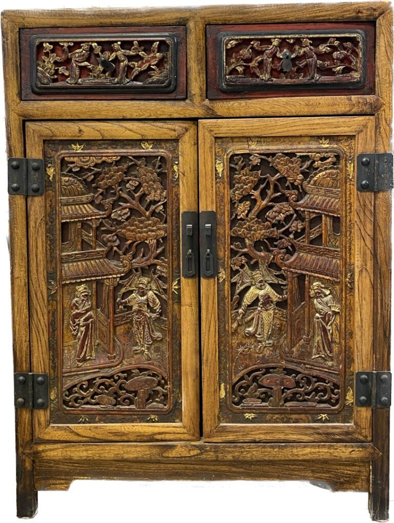 Chine - Petit meuble en bois laqué doré rouge ouvrant à deux tiroirs et deux va…