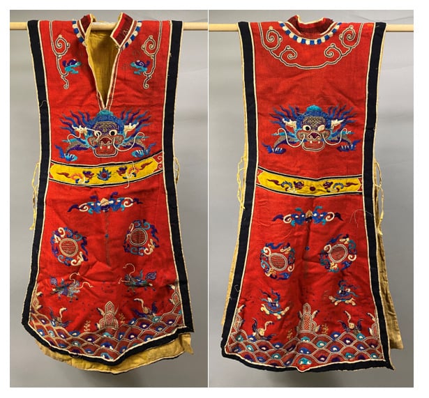 Chine - Tunique / dessus de robe en tissu et feutre polychrome ornée de chien d…