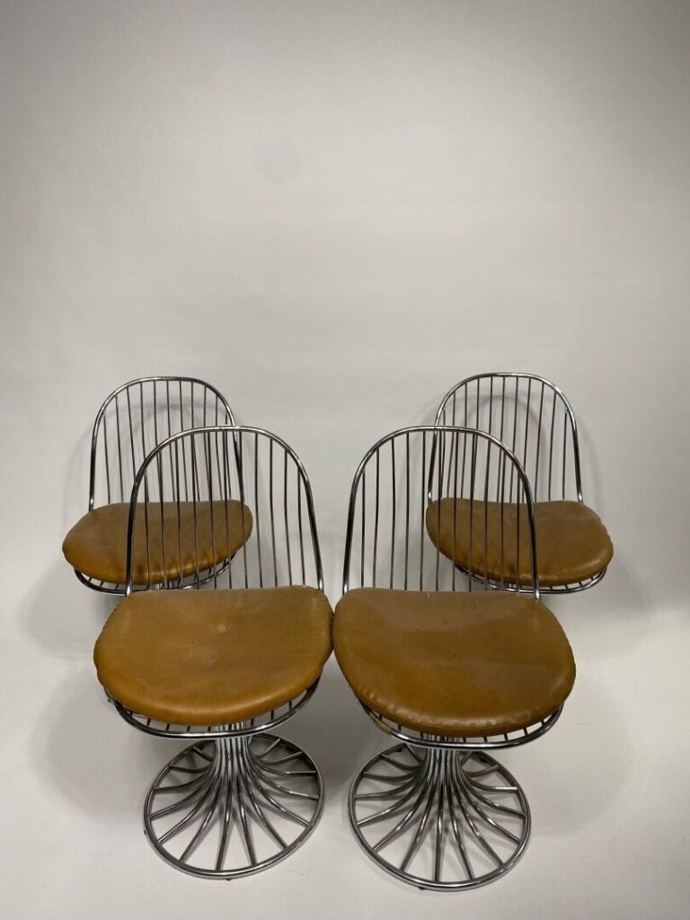 Gastone RINALDI (1920-2006) - Table de salle à manger et ses quatre chaises au…