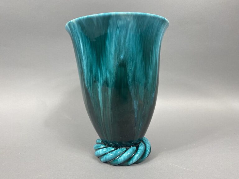 GIRAUD à Vallauris - Vase de forme évasée en céramique glaçurée dans les tons t…