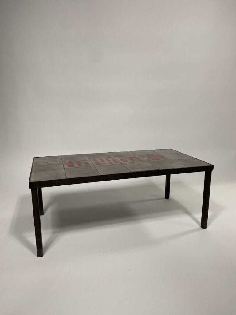 Jacques LIGNIER (1924-2010) - Table basse à plateau rectangulaire en carreaux d…