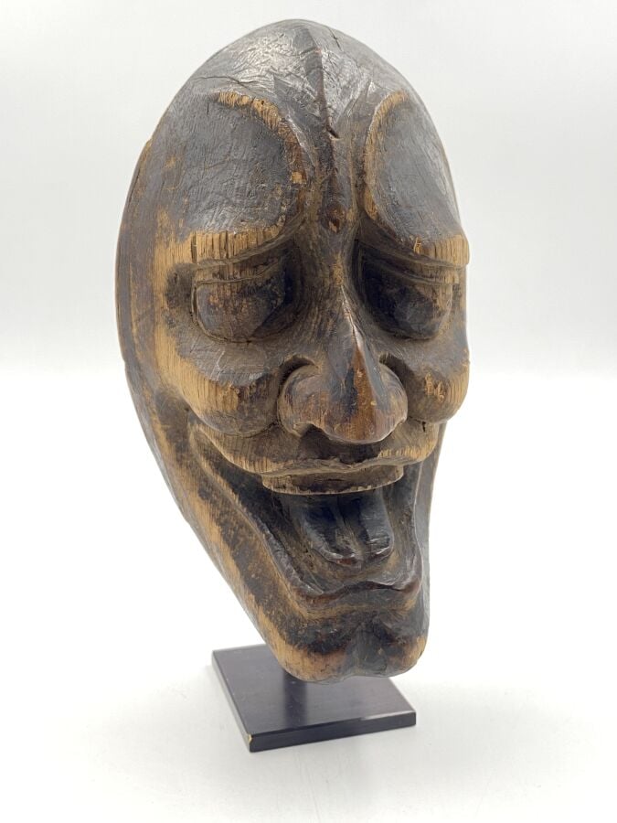 JAPON - Epoque EDO (1603 - 1868) - Tête de Hannya en bois à traces de laque, le…